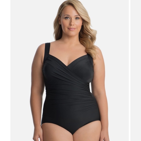 Miraclesuit
Plus Size Sanibel One Piece Swimsuit - Picture 4 of 16